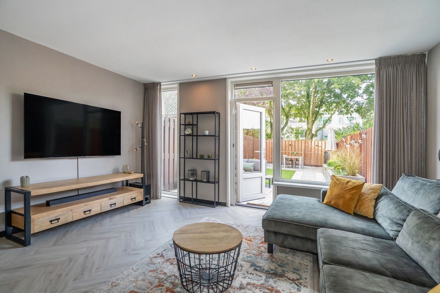 Tussenwoning te koop: Perengaarde 61, Zoetermeer
