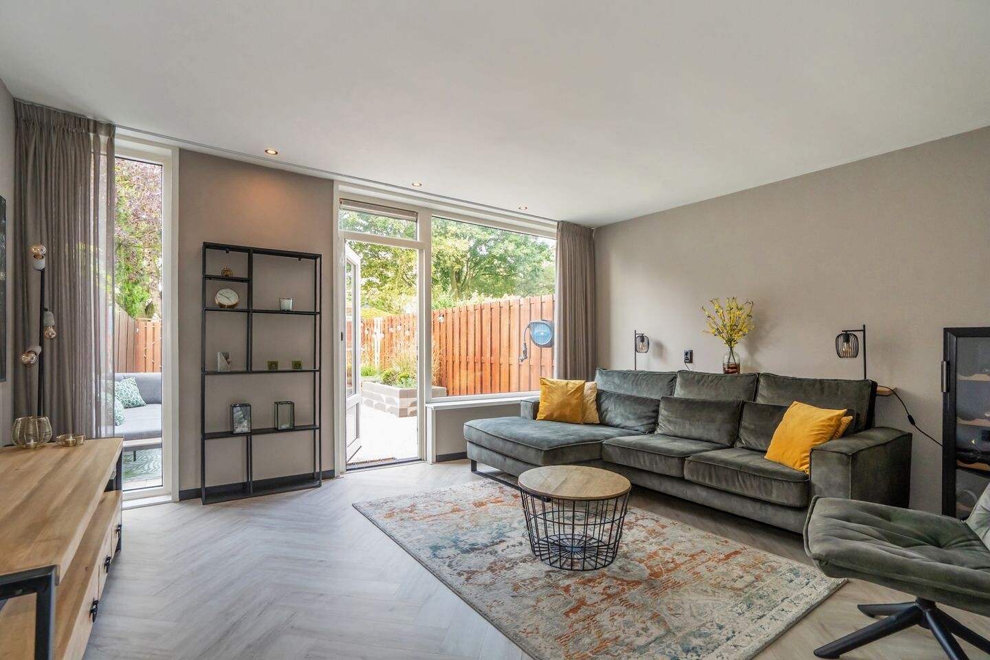Tussenwoning te koop: Perengaarde 61, Zoetermeer