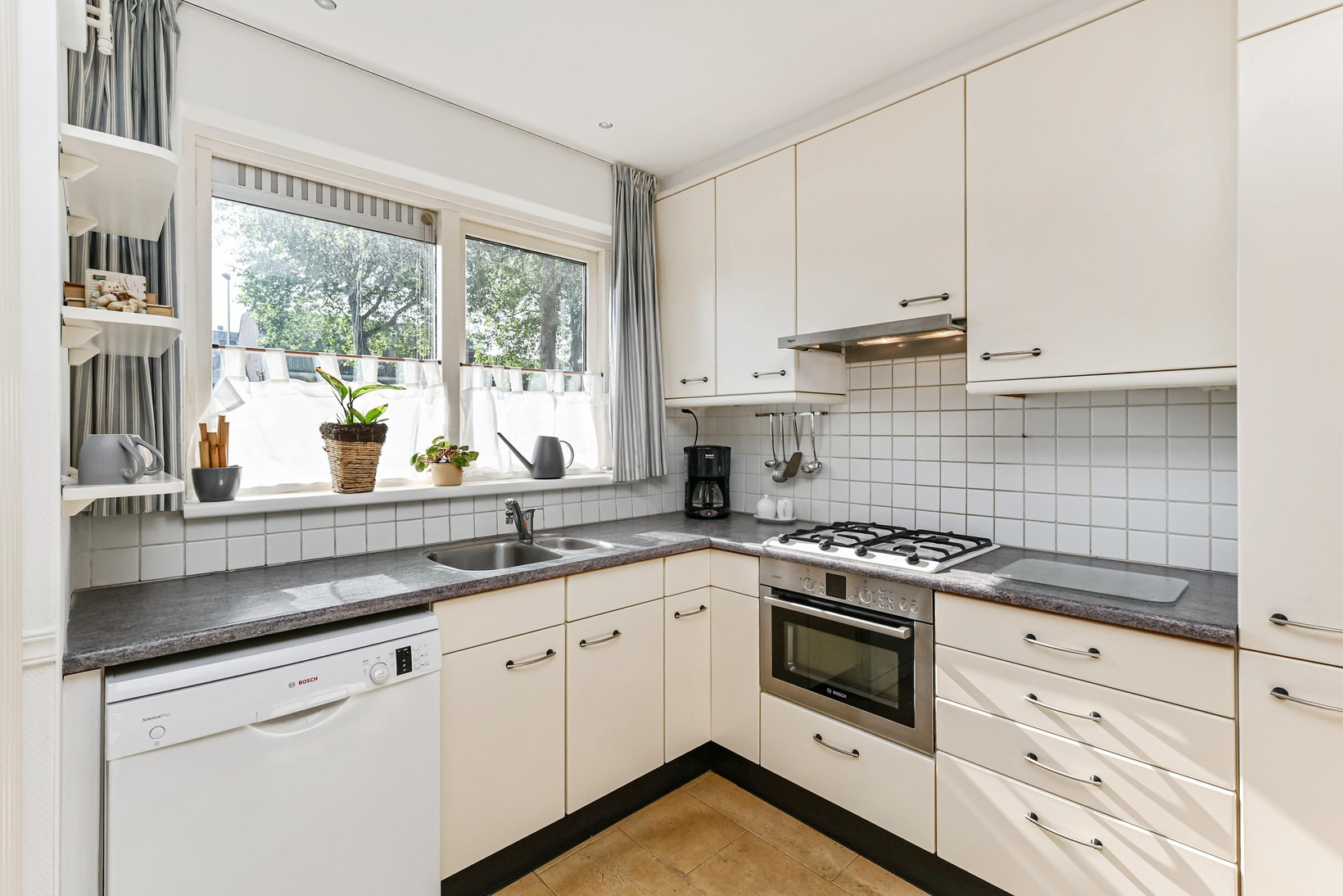 Hoekwoning te koop: Weteringdreef 181, Zoetermeer