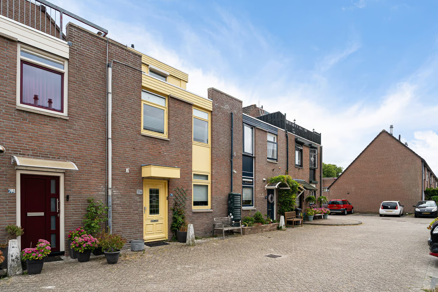 Tussenwoning te koop: Azaleapark 76, Zoetermeer