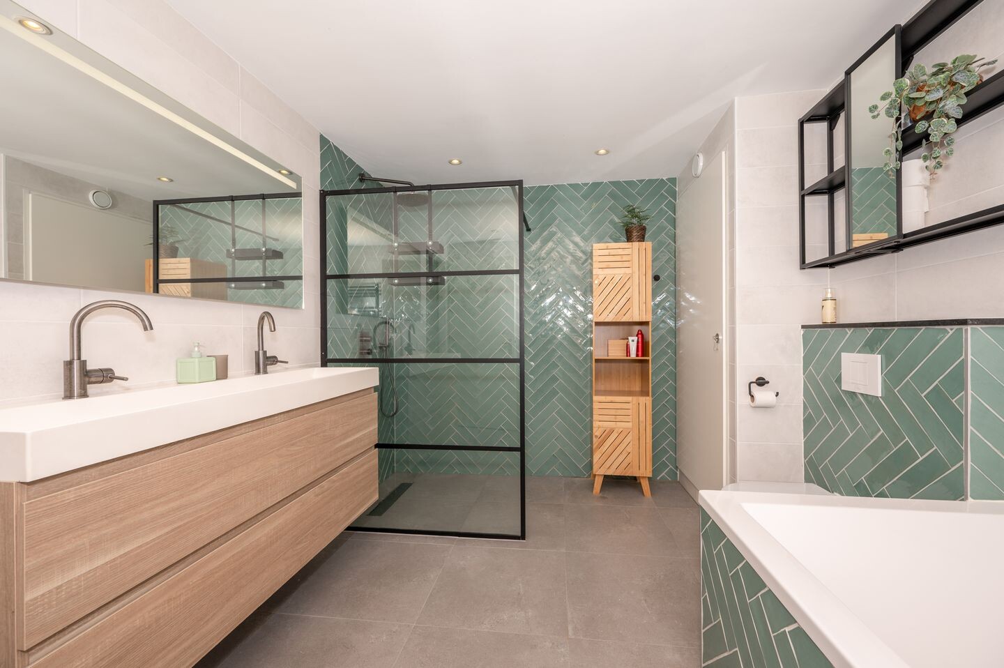 Tussenwoning te koop: Kadelaan 114, Zoetermeer