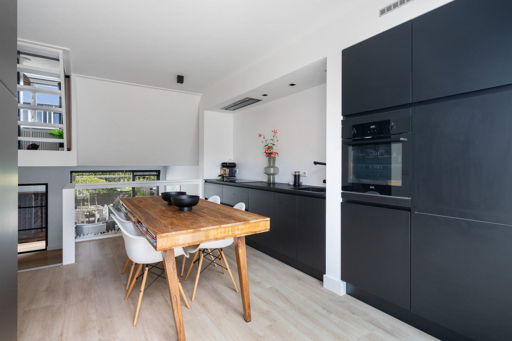 Tussenwoning te koop: Medeaschouw 54, Zoetermeer
