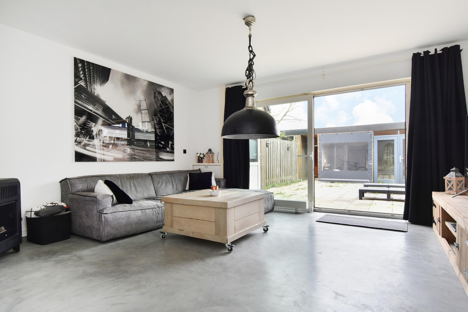 Hoekwoning te koop: Filmlaan 1, Zoetermeer