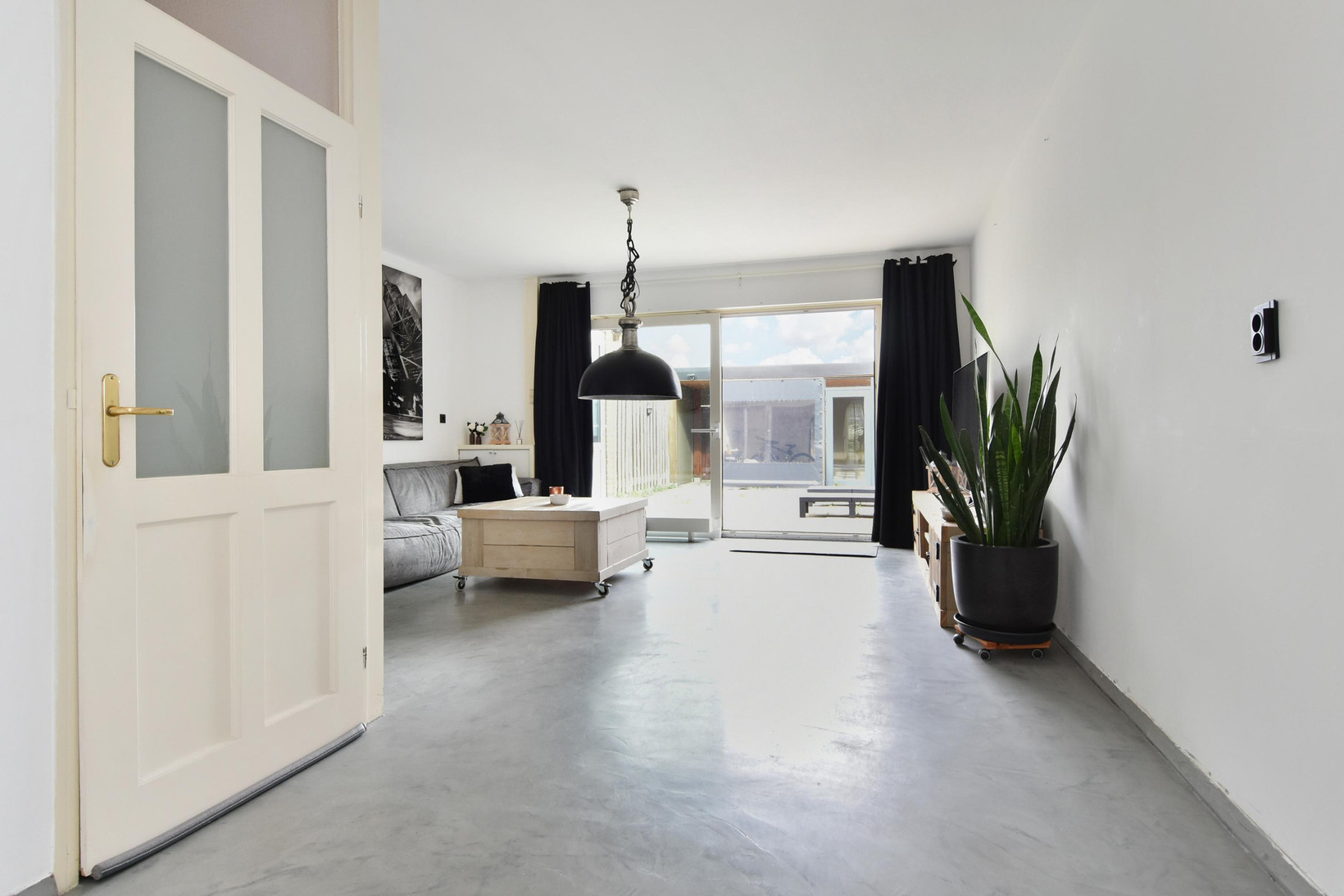 Hoekwoning te koop: Filmlaan 1, Zoetermeer