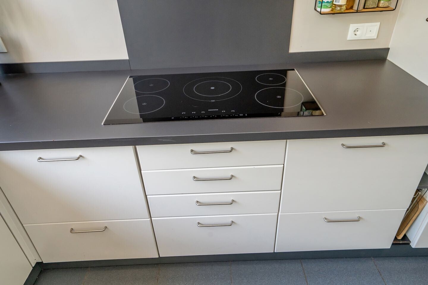 Twee-onder-één-kap te koop: Behrenslijn 13, Zoetermeer