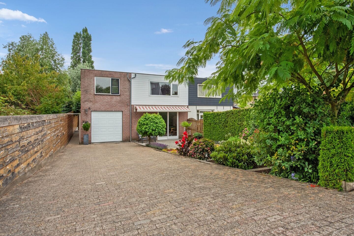Twee-onder-één-kap te koop: Zegwaartseweg 65, Zoetermeer