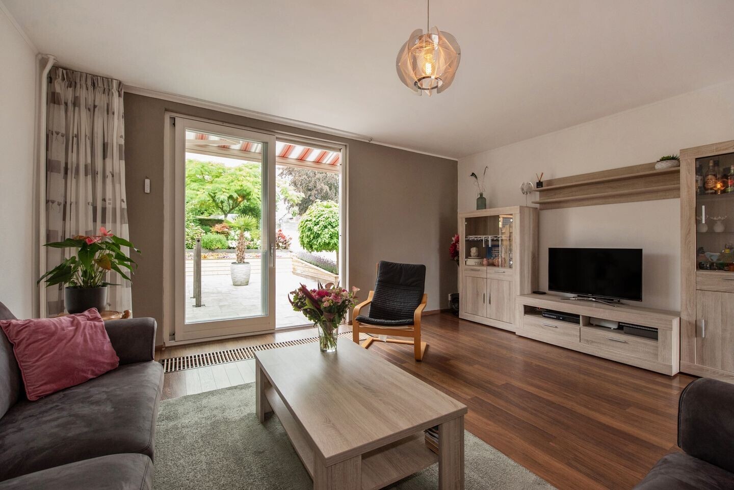 Twee-onder-één-kap te koop: Zegwaartseweg 65, Zoetermeer