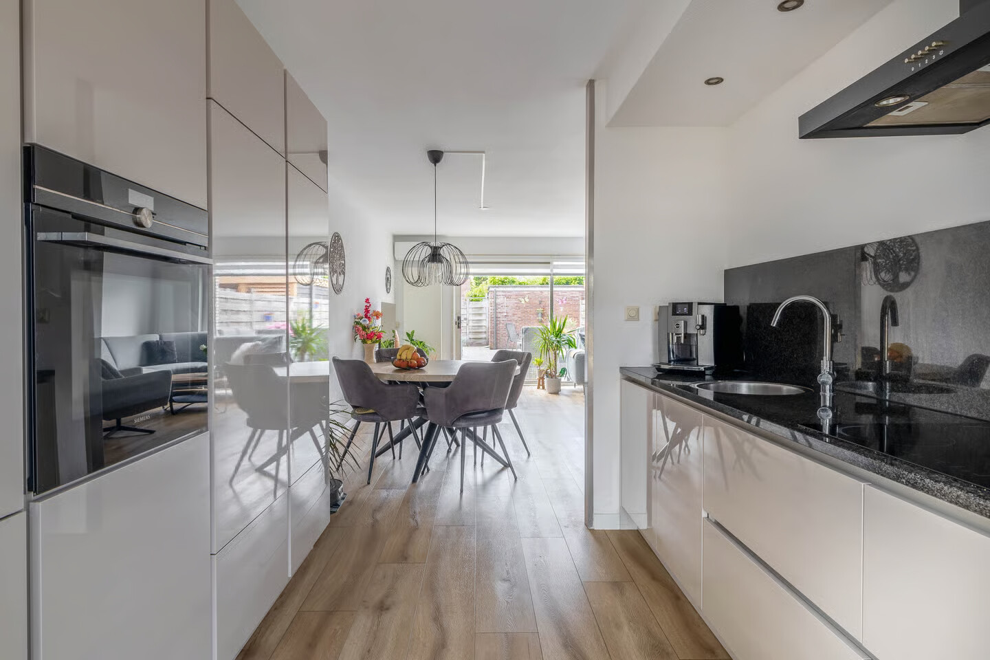 Tussenwoning te koop: Hillegersbergstraat 11, Zoetermeer