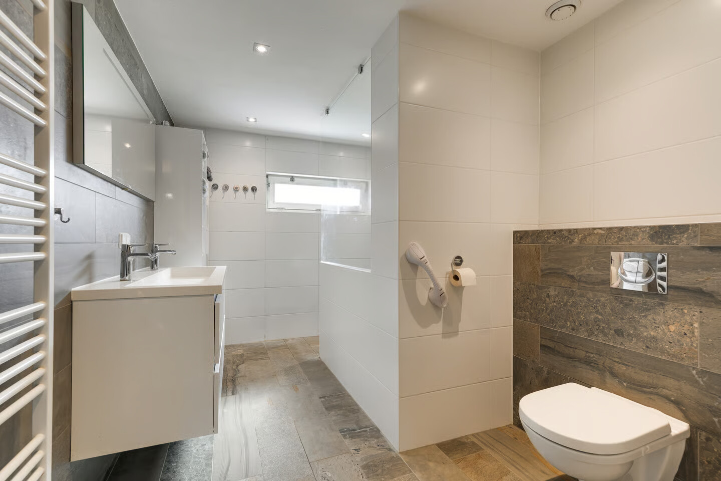 Tussenwoning te koop: Hazerswoudestraat 61, Zoetermeer