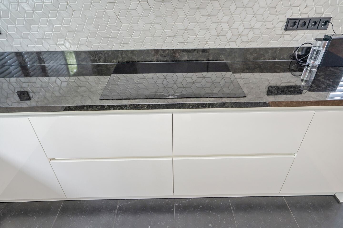 Hoekwoning te koop: Rhoonstraat 2, Zoetermeer