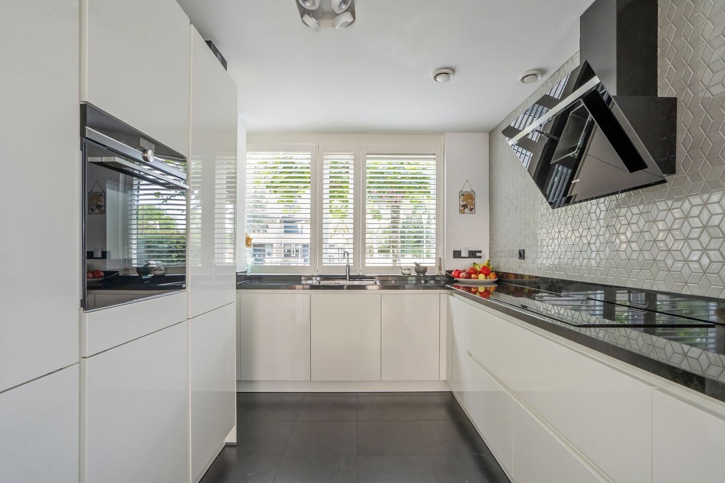 Hoekwoning te koop: Rhoonstraat 2, Zoetermeer
