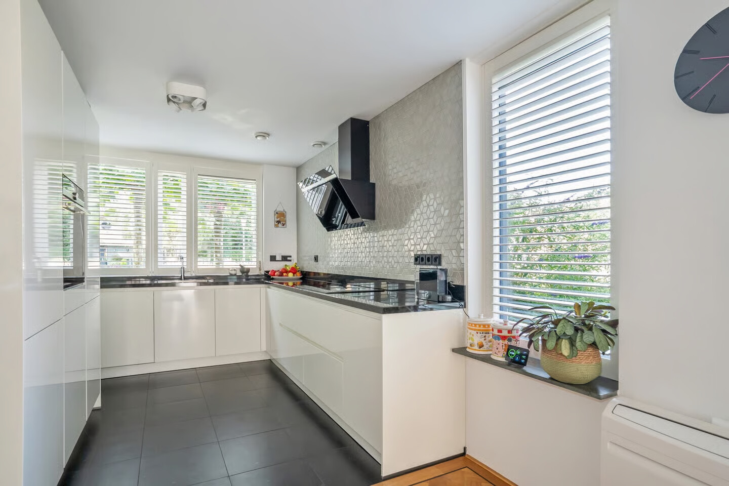 Hoekwoning te koop: Rhoonstraat 2, Zoetermeer