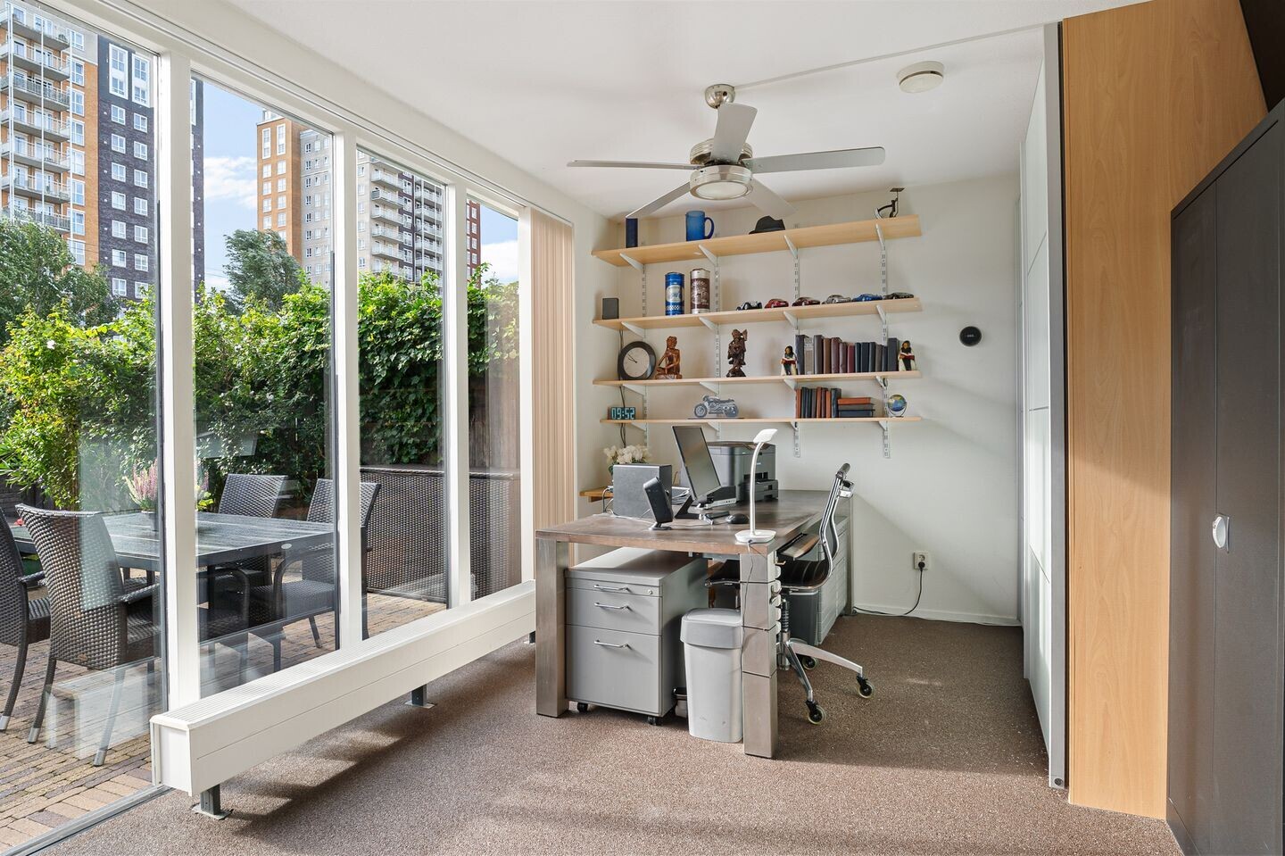Tussenwoning te koop: Schuddebeursstraat 92, Zoetermeer