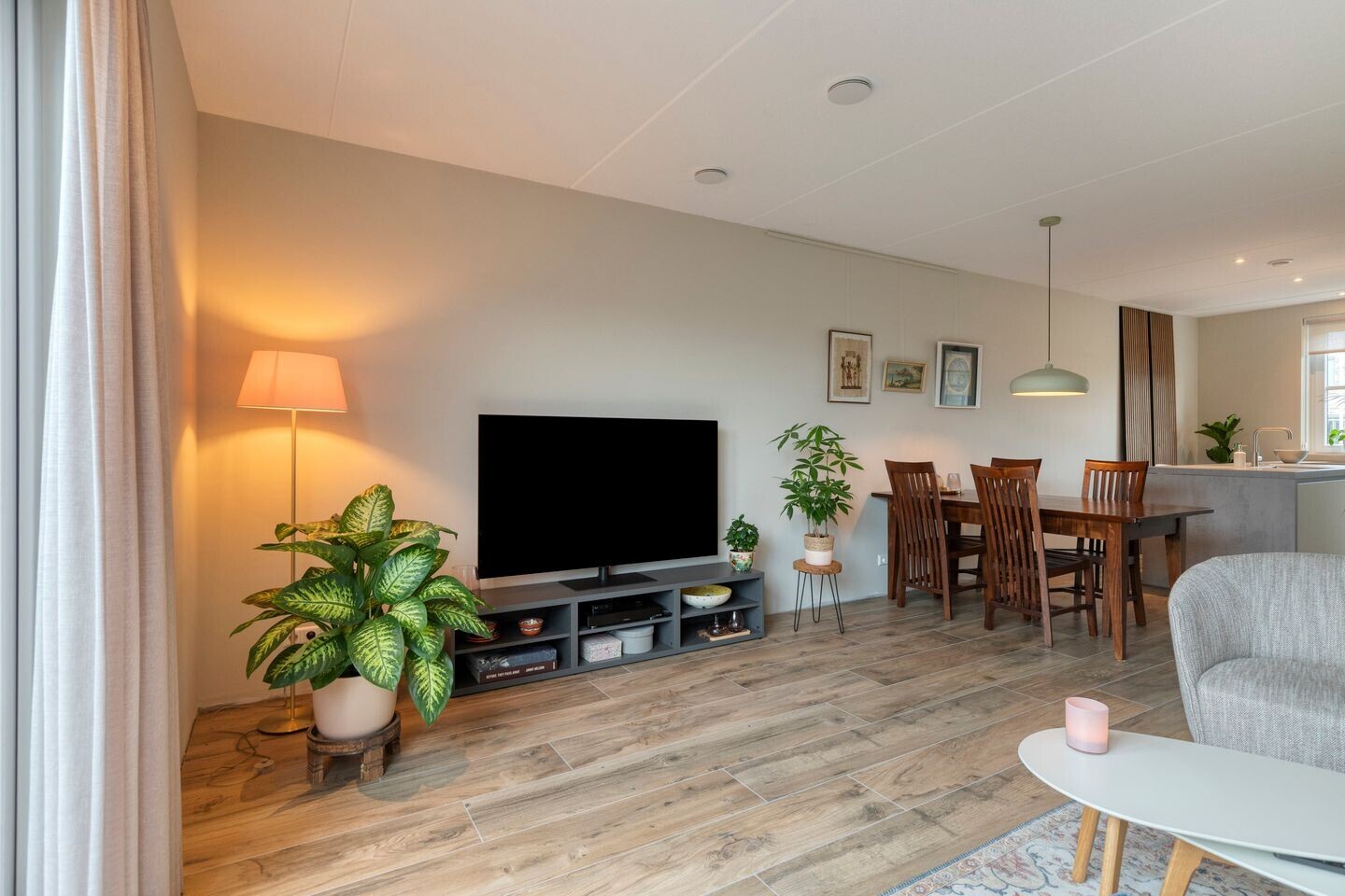 Tussenwoning te koop: Ploegerf 6, Benthuizen