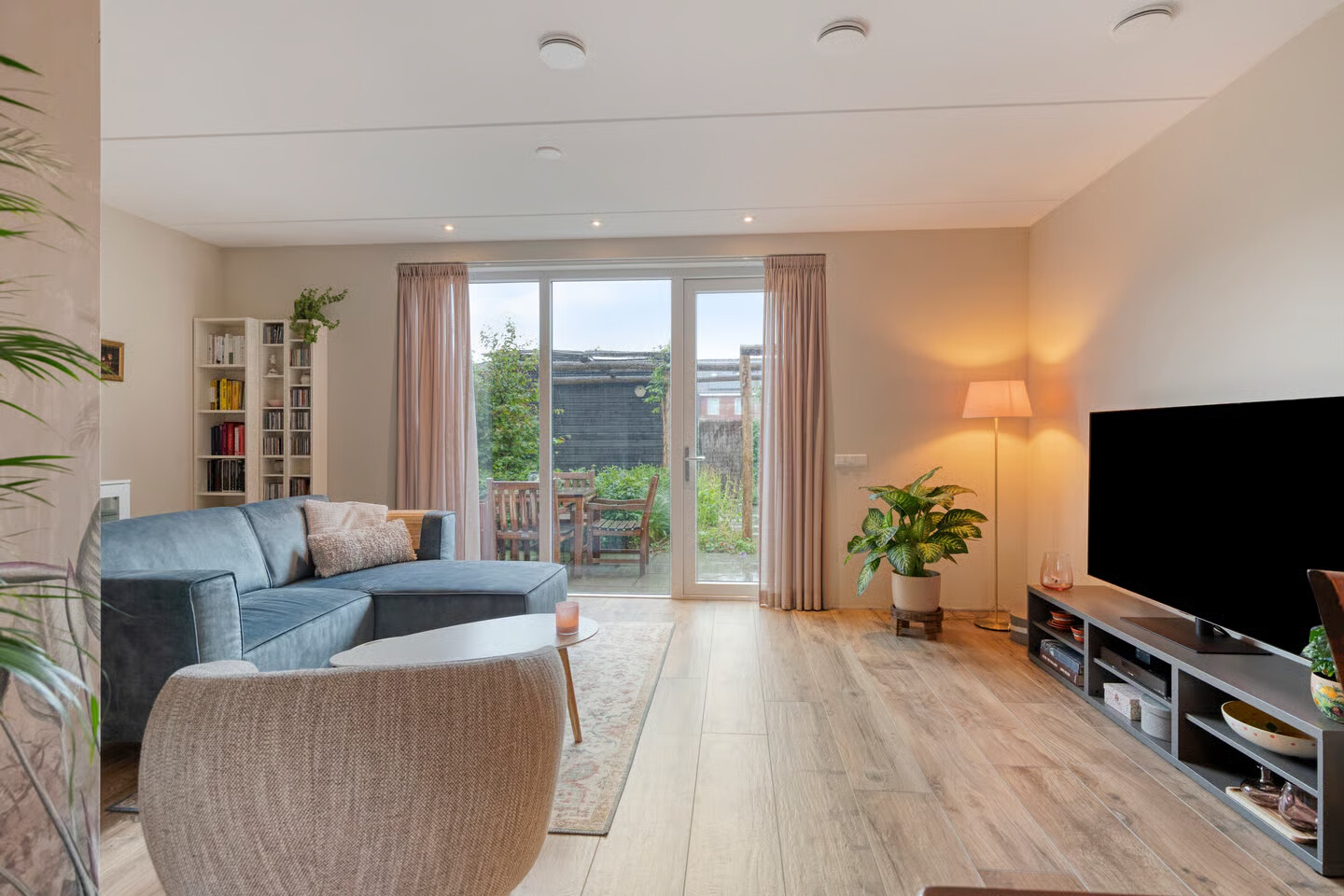Tussenwoning te koop: Ploegerf 6, Benthuizen