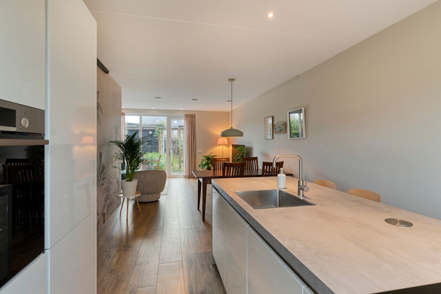 Tussenwoning te koop: Ploegerf 6, Benthuizen