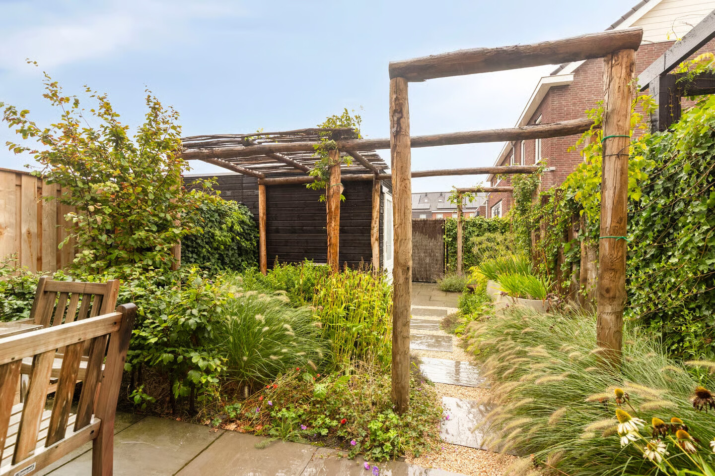 Tussenwoning te koop: Ploegerf 6, Benthuizen