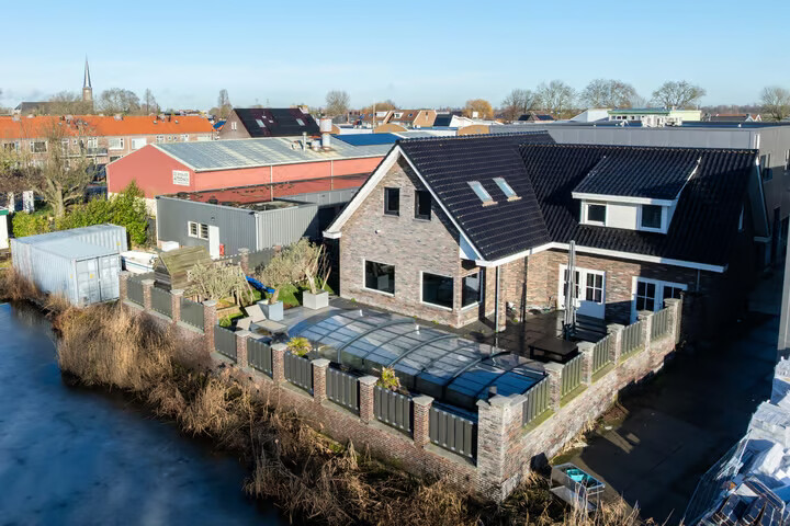 Hoekwoning te koop: St. Victorstraat 49, Waddinxveen