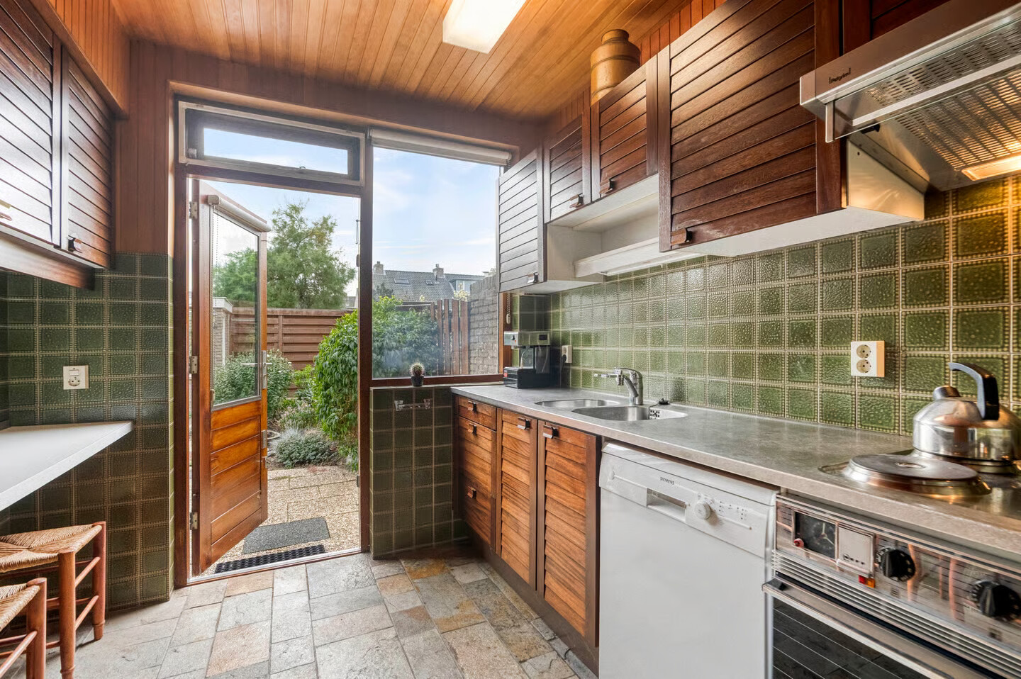Tussenwoning te koop: Beethovenlaan 46, Waddinxveen
