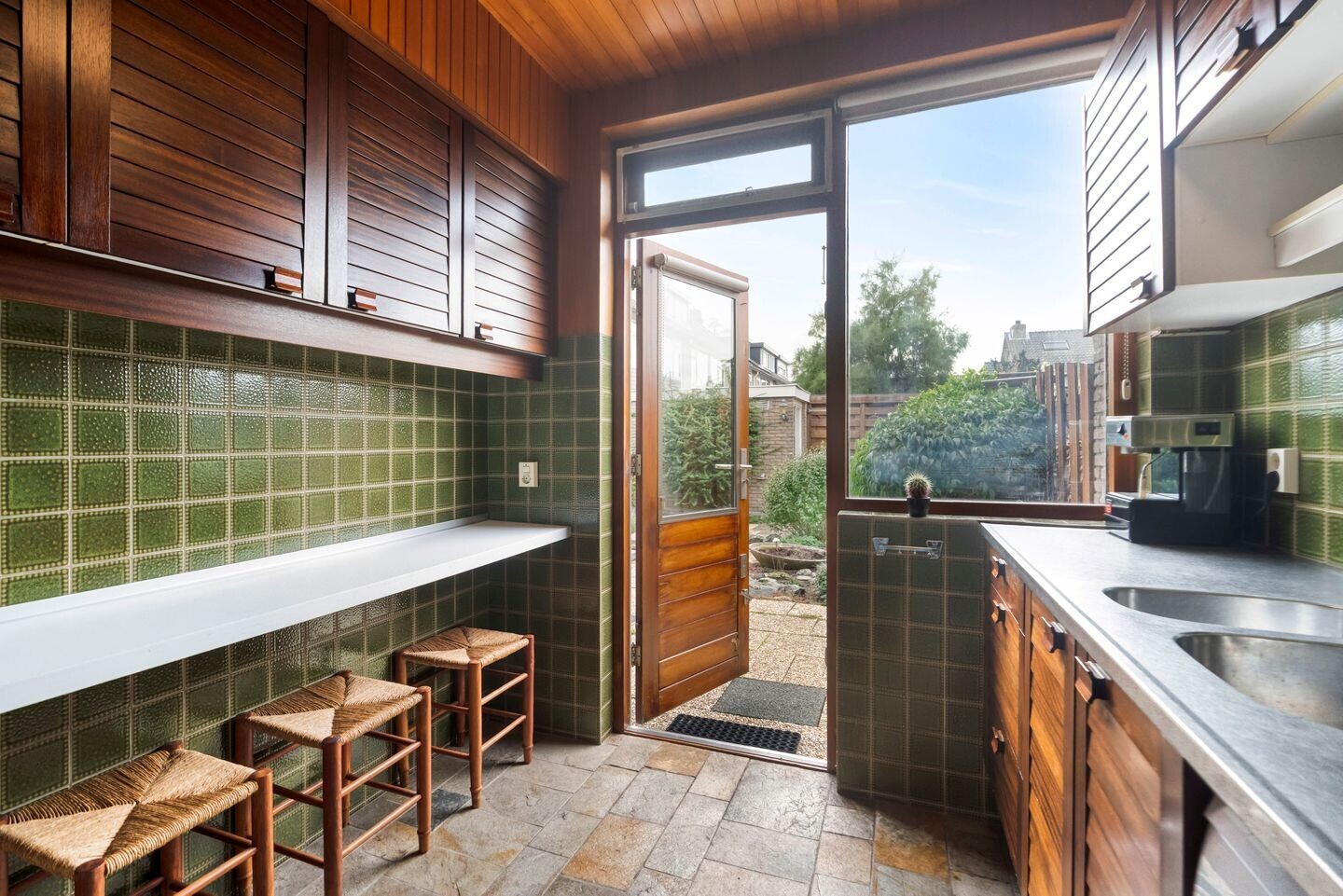 Tussenwoning te koop: Beethovenlaan 46, Waddinxveen