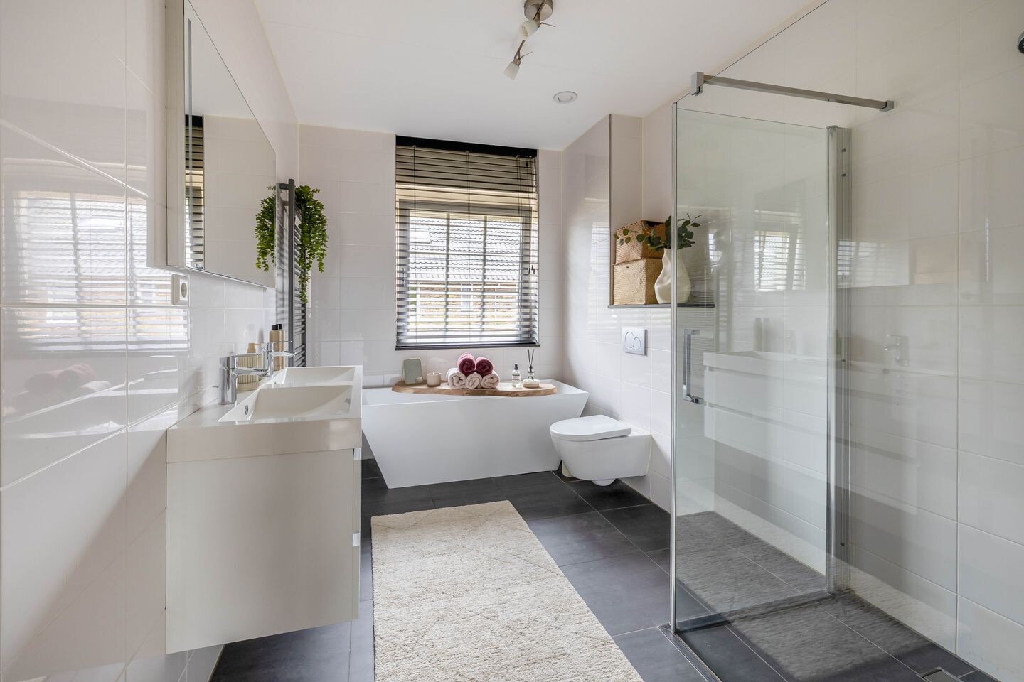 Hoekwoning te koop: Ganzerik 49, Waddinxveen