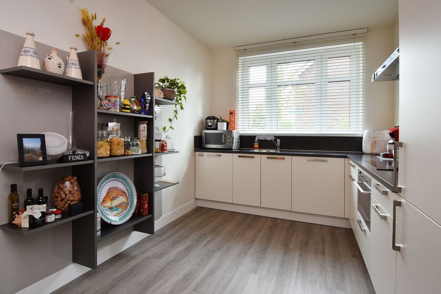 Hoekwoning te koop: Jan Bijhouwerstraat 1, Waddinxveen