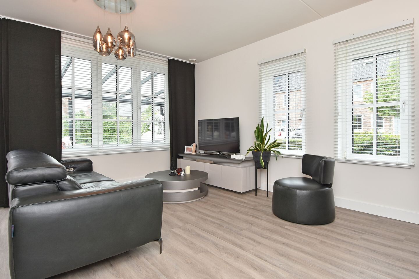 Hoekwoning te koop: Jan Bijhouwerstraat 1, Waddinxveen