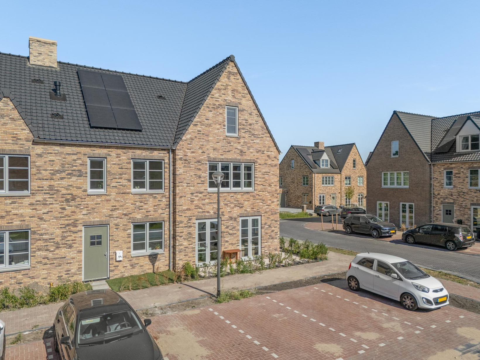 Tussenwoning te koop: Duinland 14, Waddinxveen
