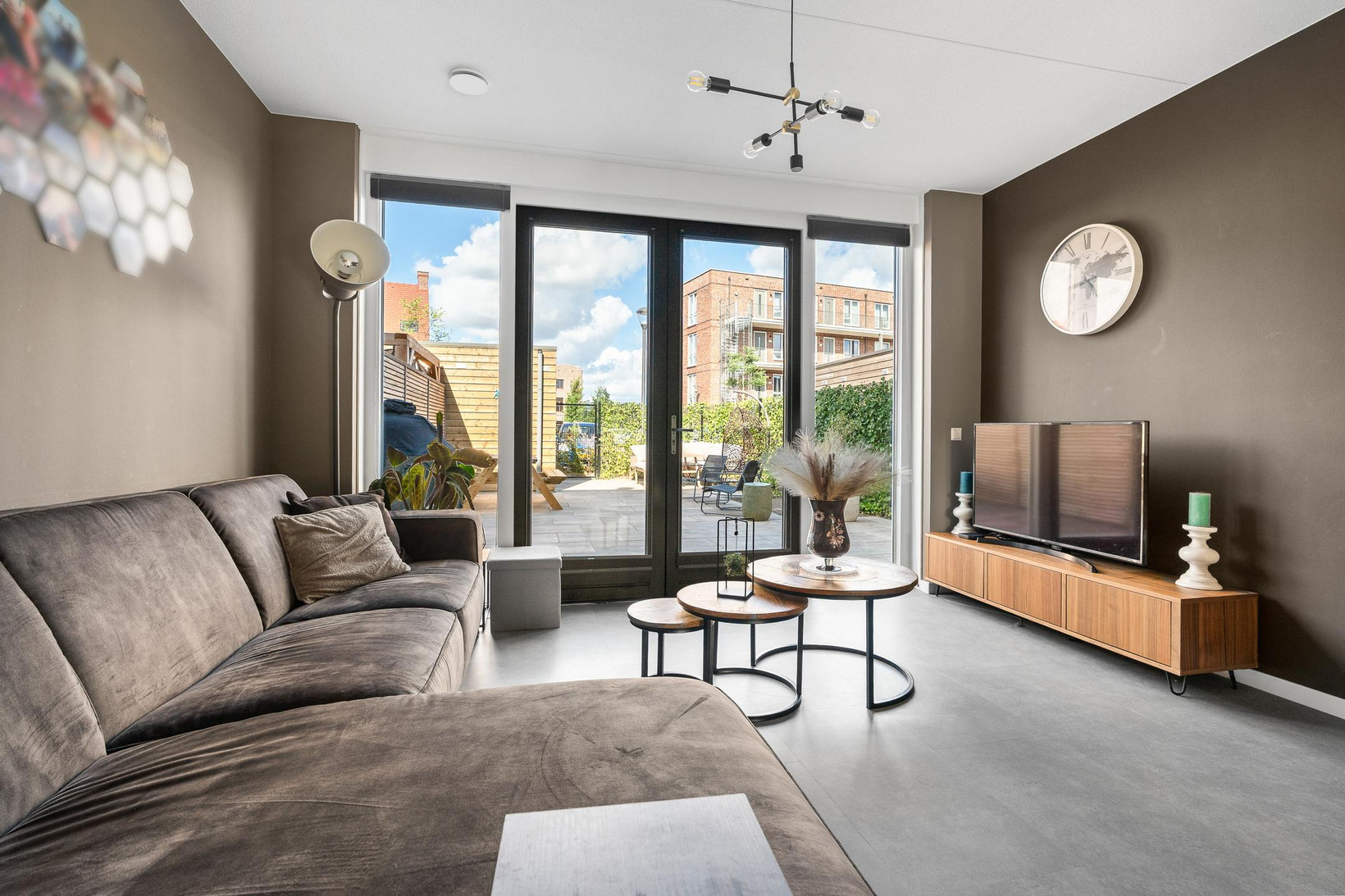 Hoekwoning te koop: Notenhout 22, Waddinxveen