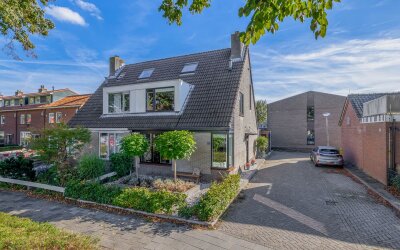 Raadhuisstraat 12