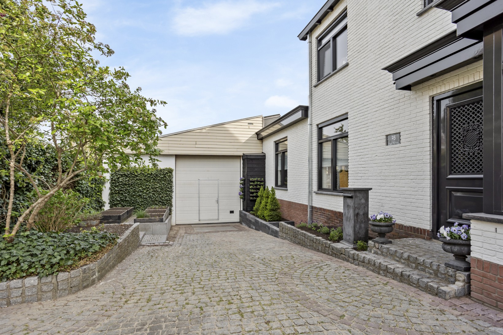 Vrijstaande woning te koop: Moerdijkstraat 25, Moerkapelle