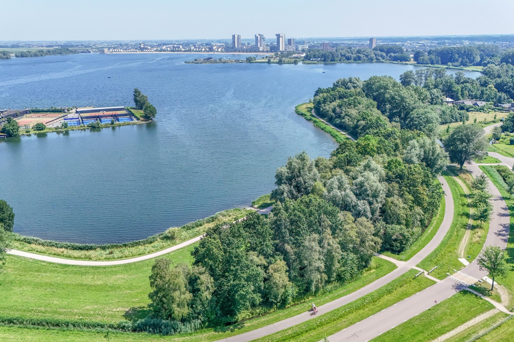 Hoekwoning te koop: Wollefoppenweg 32, Zevenhuizen