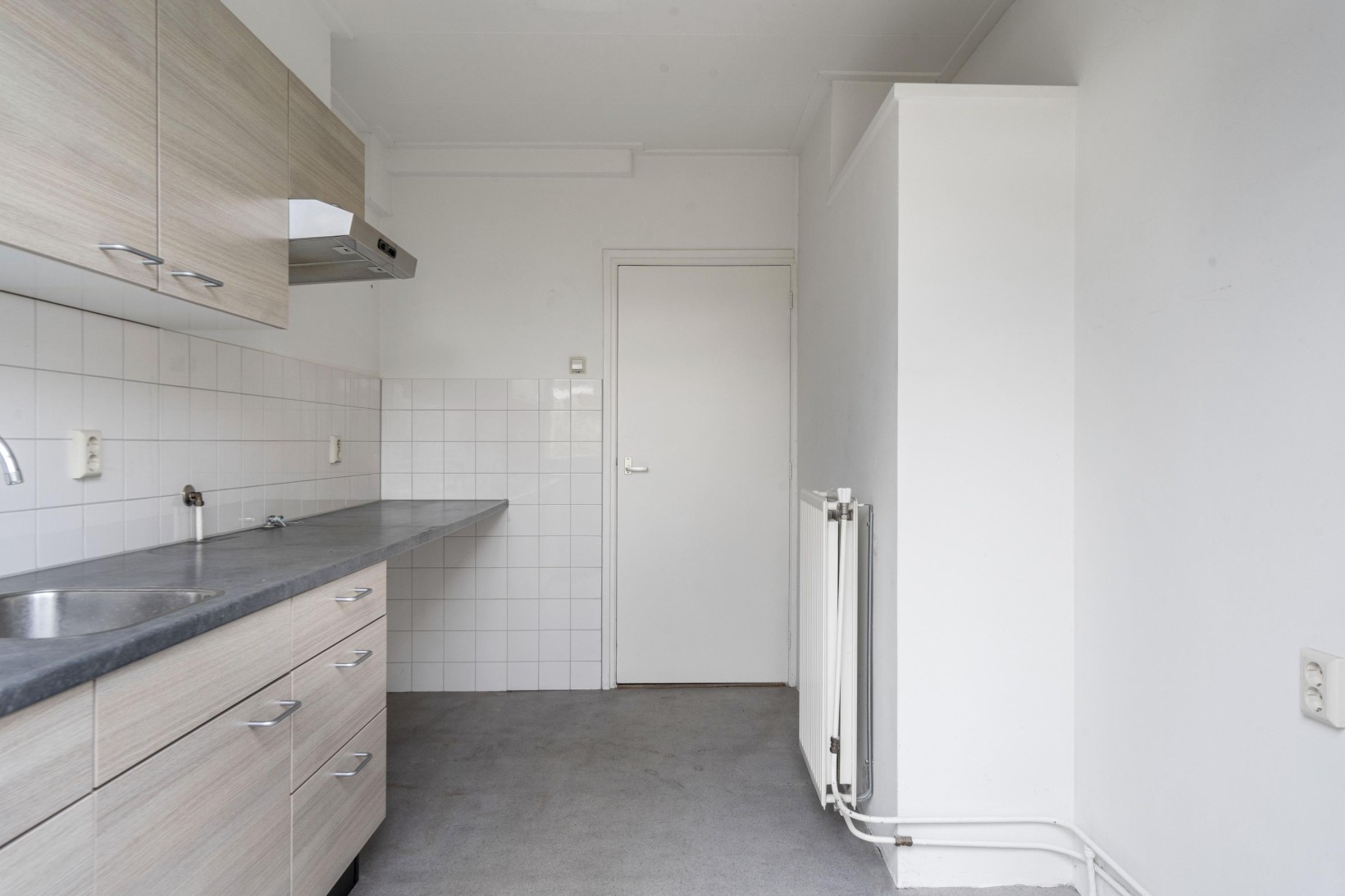 Tussenwoning te koop: Dahliastraat 12, Zevenhuizen