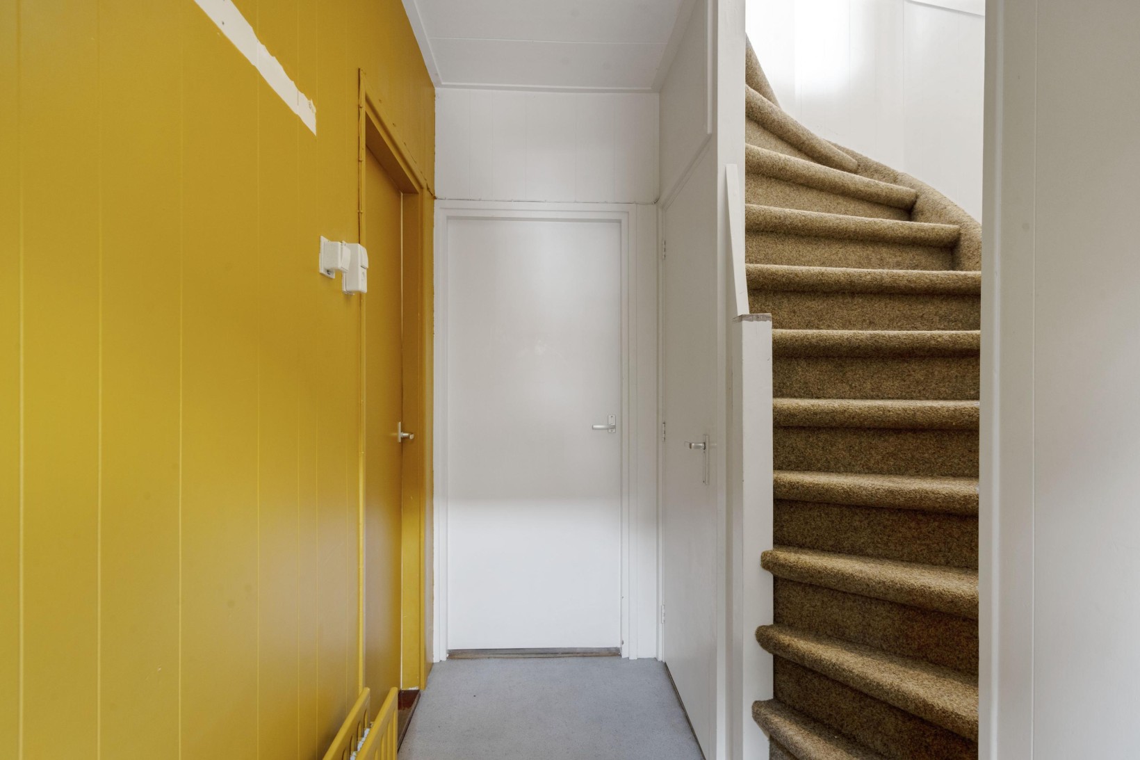 Tussenwoning te koop: Dahliastraat 12, Zevenhuizen