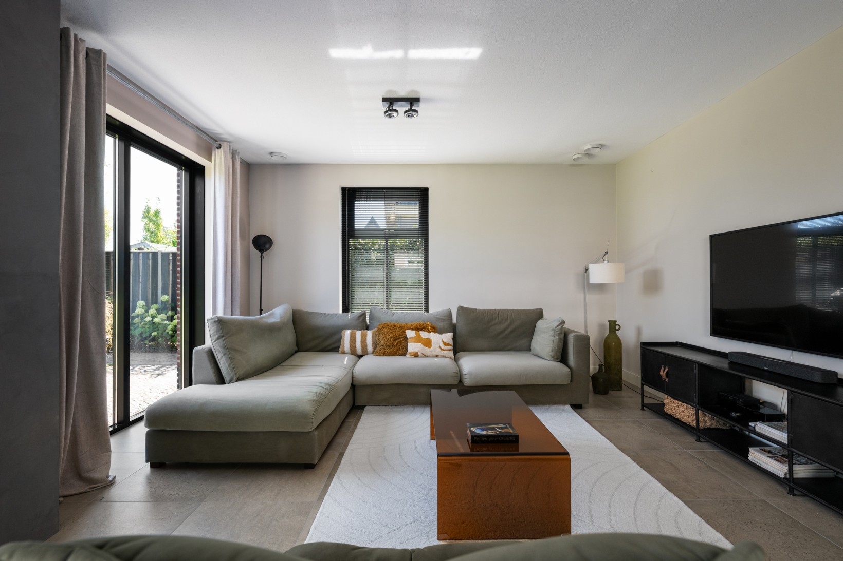 Vrijstaande woning te koop: Anjerlaan 33, Zevenhuizen