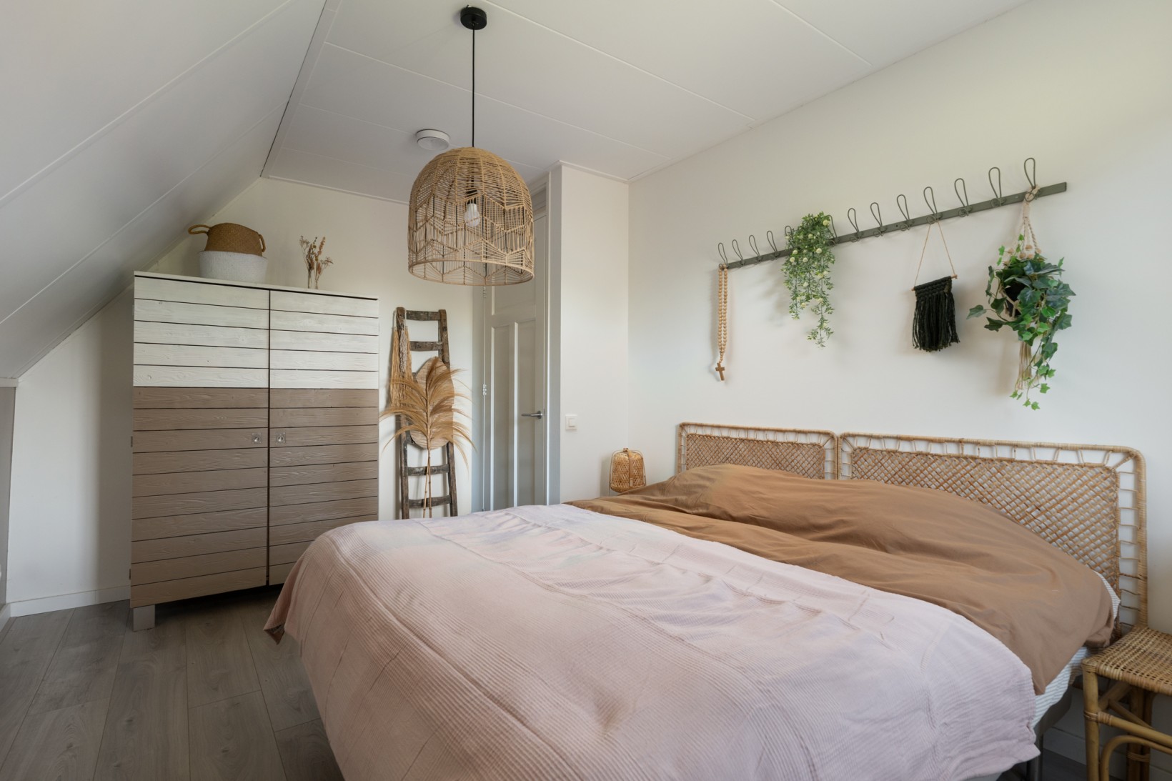 Vrijstaande woning te koop: Anjerlaan 33, Zevenhuizen