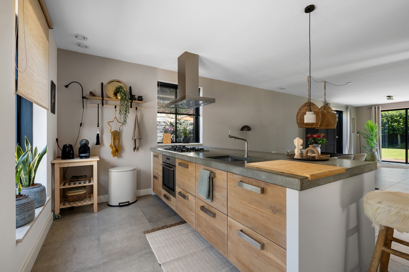 Vrijstaande woning te koop: Anjerlaan 33, Zevenhuizen