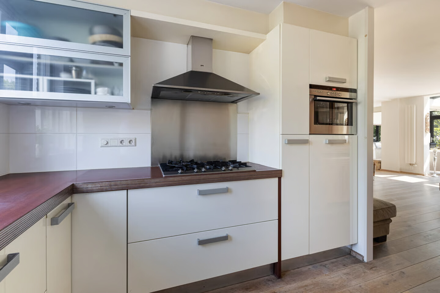 Tussenwoning te koop: Valkenburgerlaan 34, Boskoop