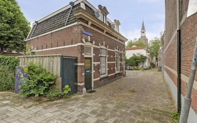 Vrouwevestesteeg 14
