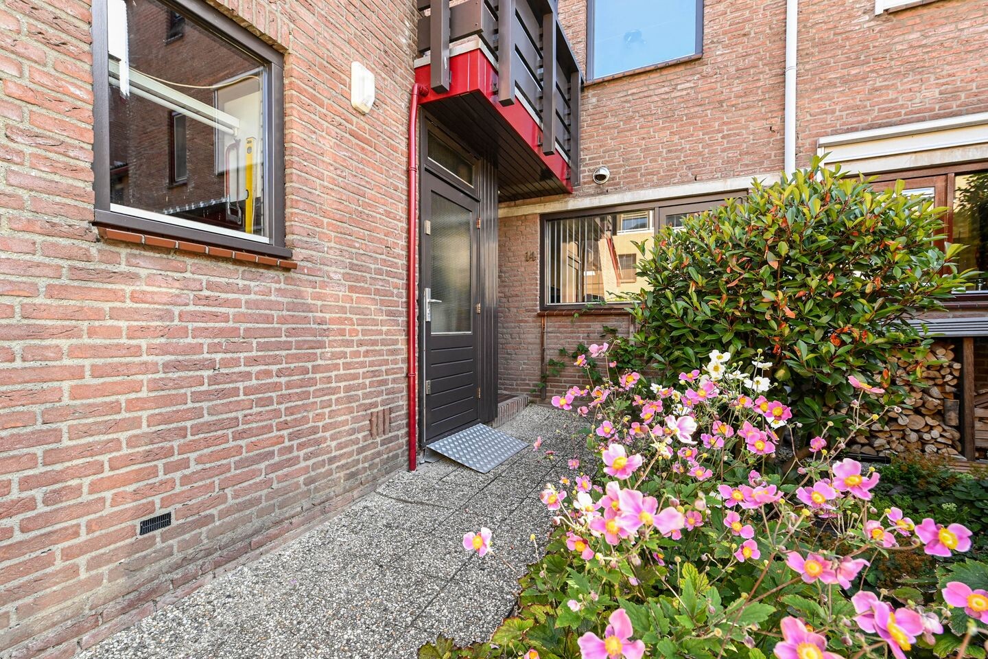 Tussenwoning te koop: Anna van Hensbeeksingel 14, Gouda