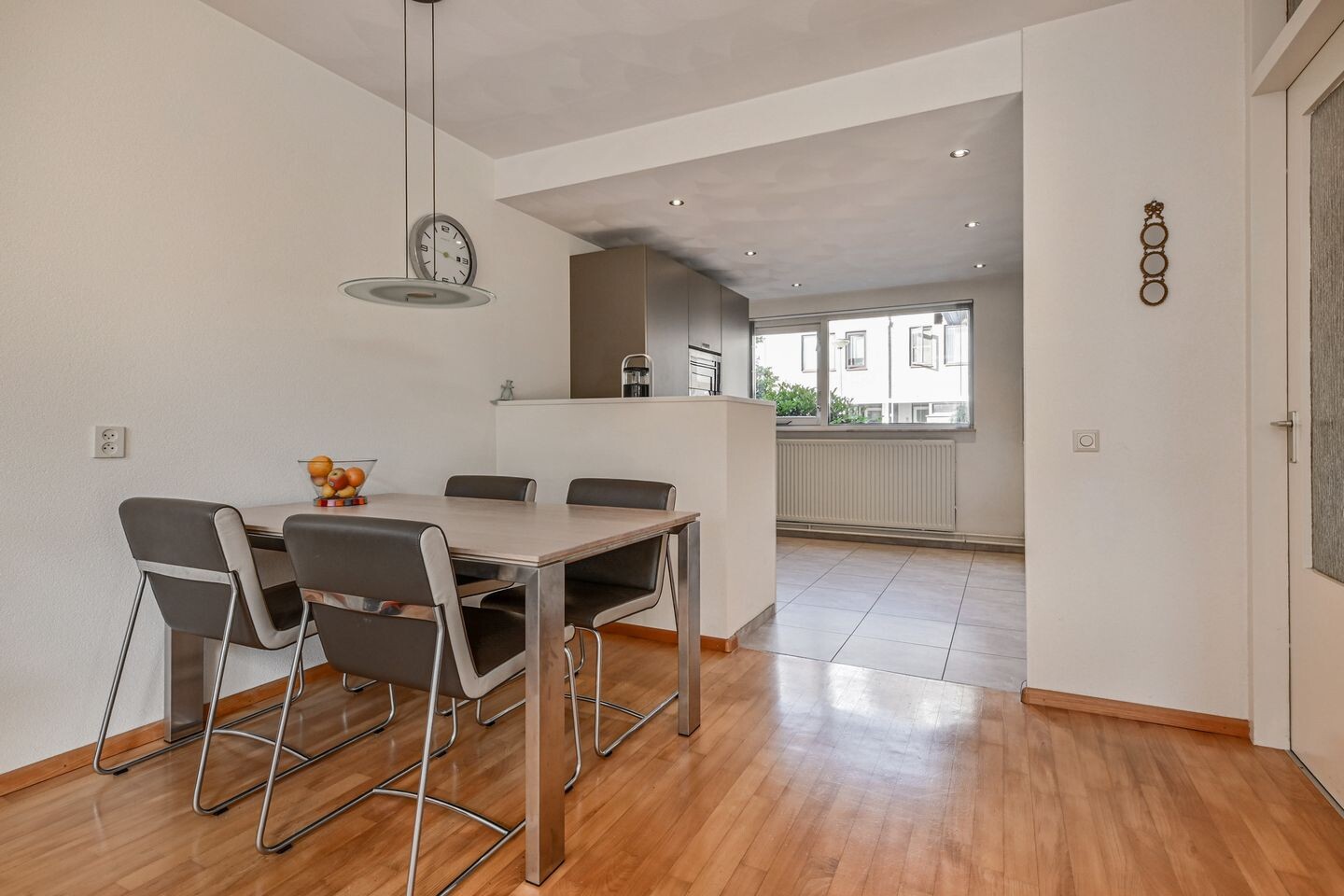 Tussenwoning te koop: Anna van Hensbeeksingel 14, Gouda