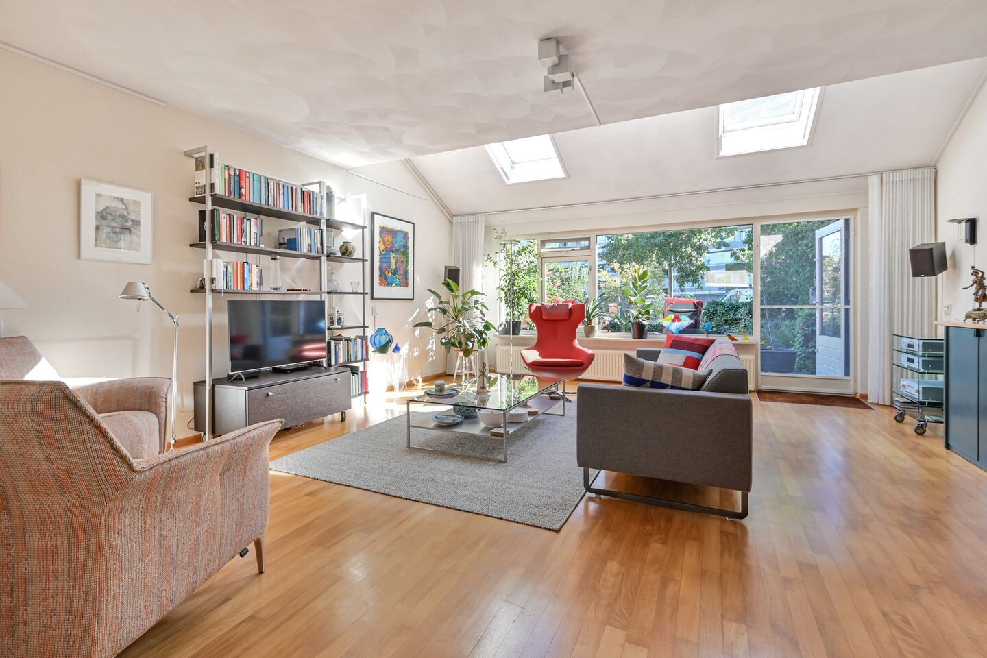 Tussenwoning te koop: Anna van Hensbeeksingel 14, Gouda