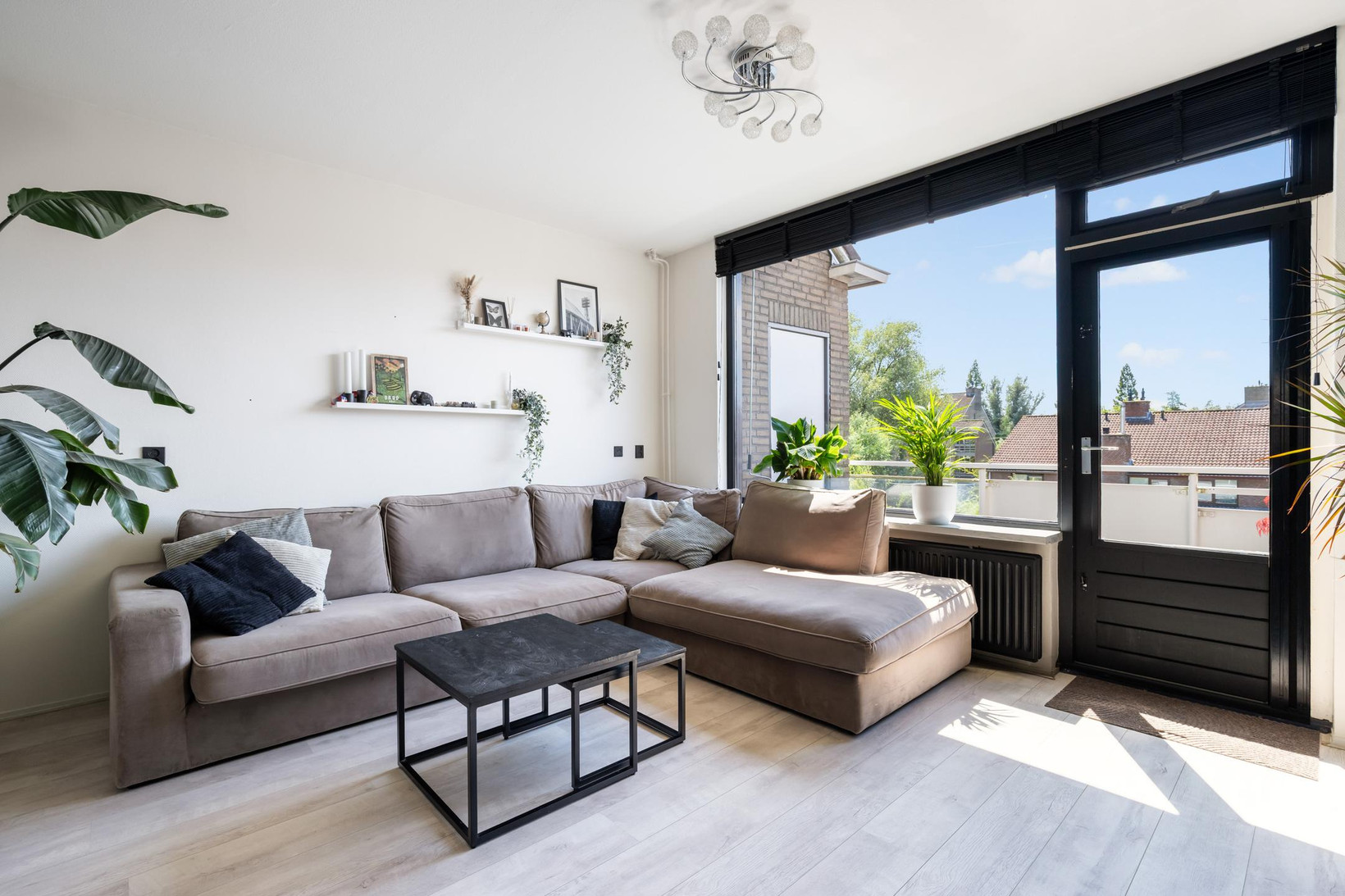 Appartement te koop: Anna van Hensbeeksingel 64, Gouda