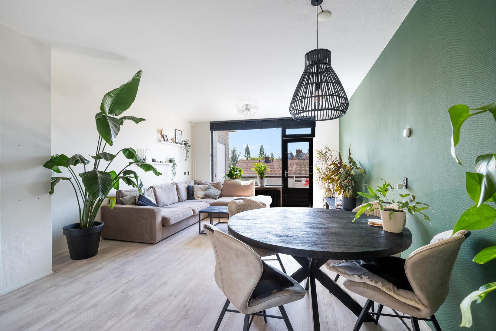 Appartement te koop: Anna van Hensbeeksingel 64, Gouda