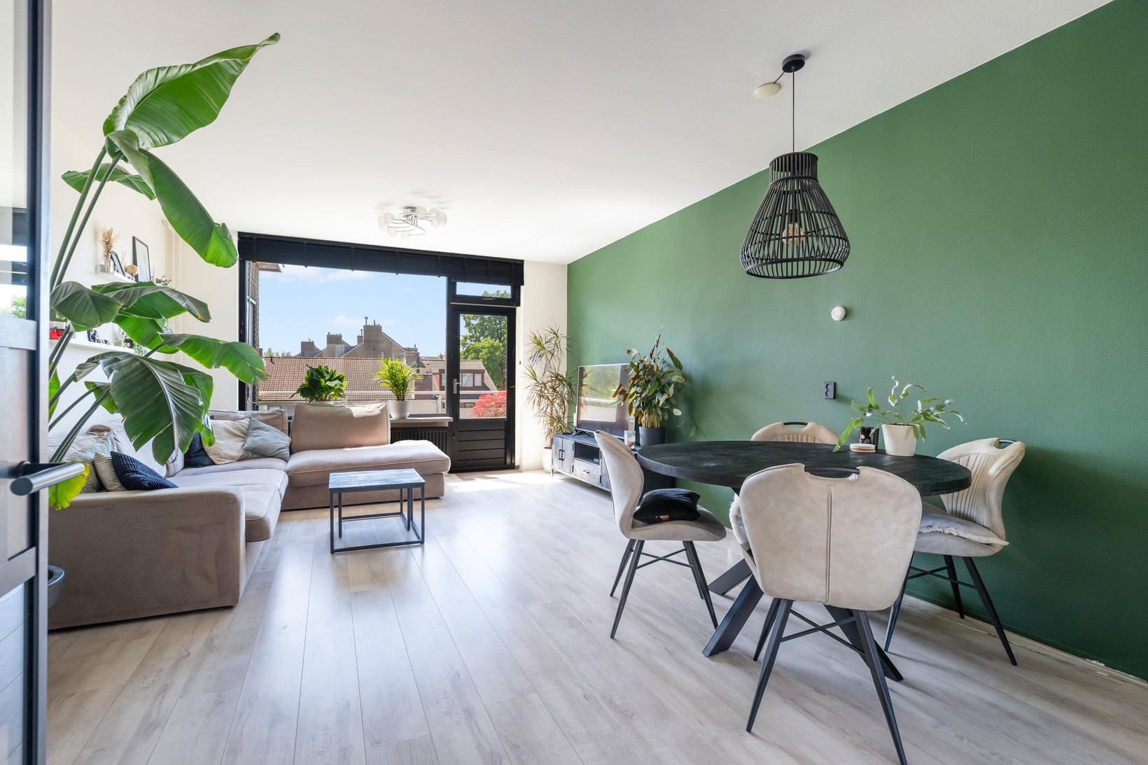 Appartement te koop: Anna van Hensbeeksingel 64, Gouda