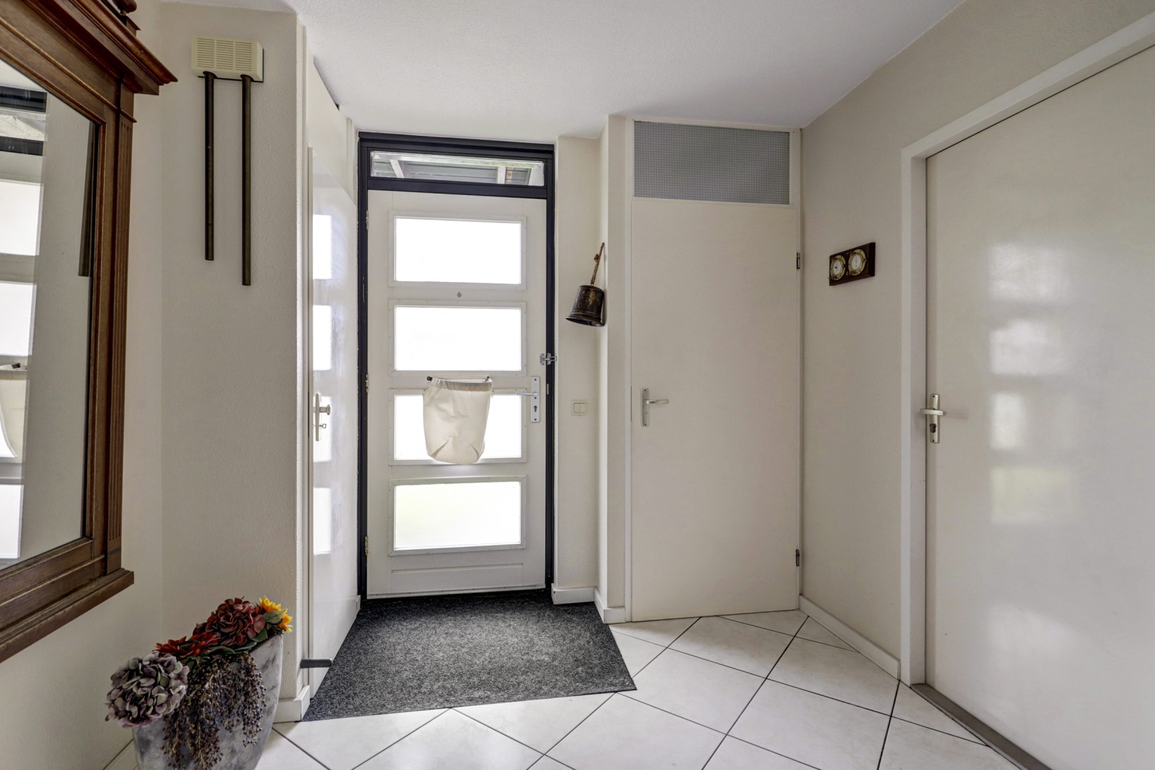 Hoekwoning te koop: Hopgaarde 8, Gouda