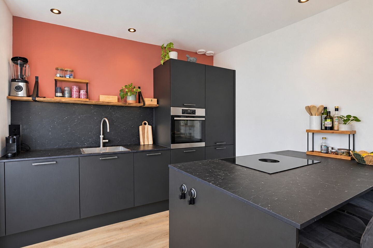 Tussenwoning te koop: Moerbeistraat 35, Gouda