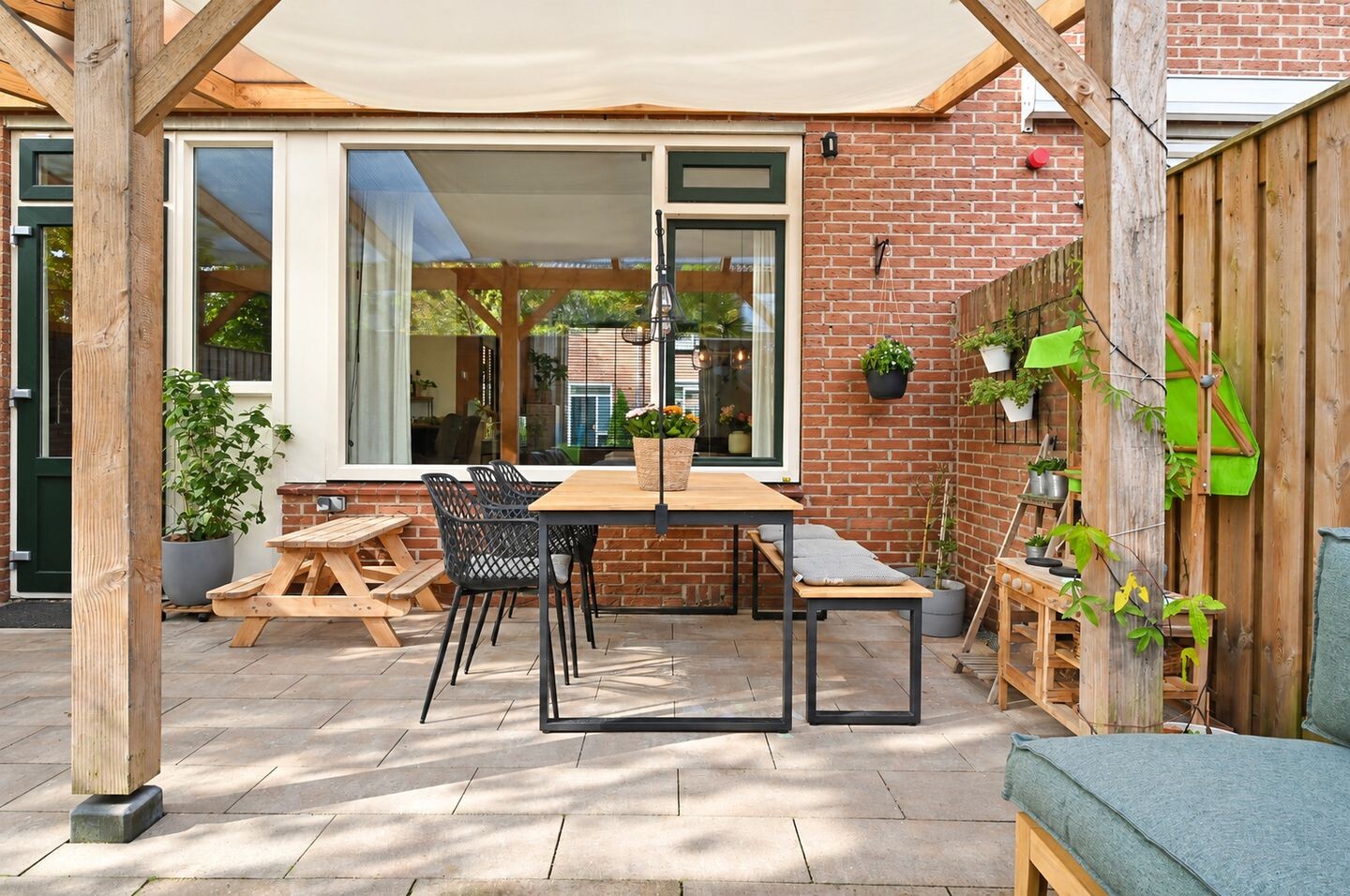 Tussenwoning te koop: Moerbeistraat 35, Gouda