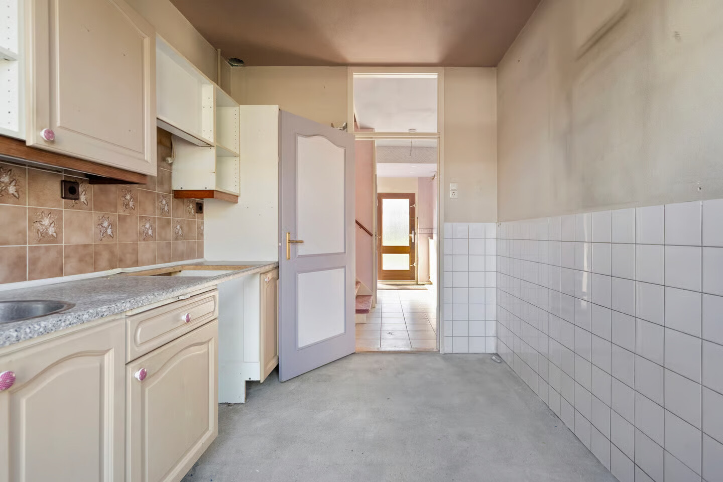 Tussenwoning te koop: Weerestein 8, Gouda