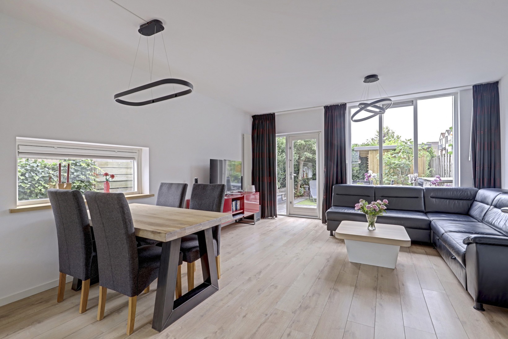Hoekwoning te koop: Albrechtsveld 102, Gouda